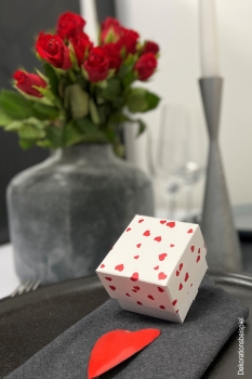 Geschenkbox Herzen (rot/weiß)